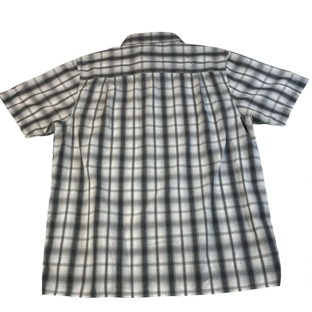 The North Face Men's Plaid Short Sleeve Button Down (LG)‎ Outdoor